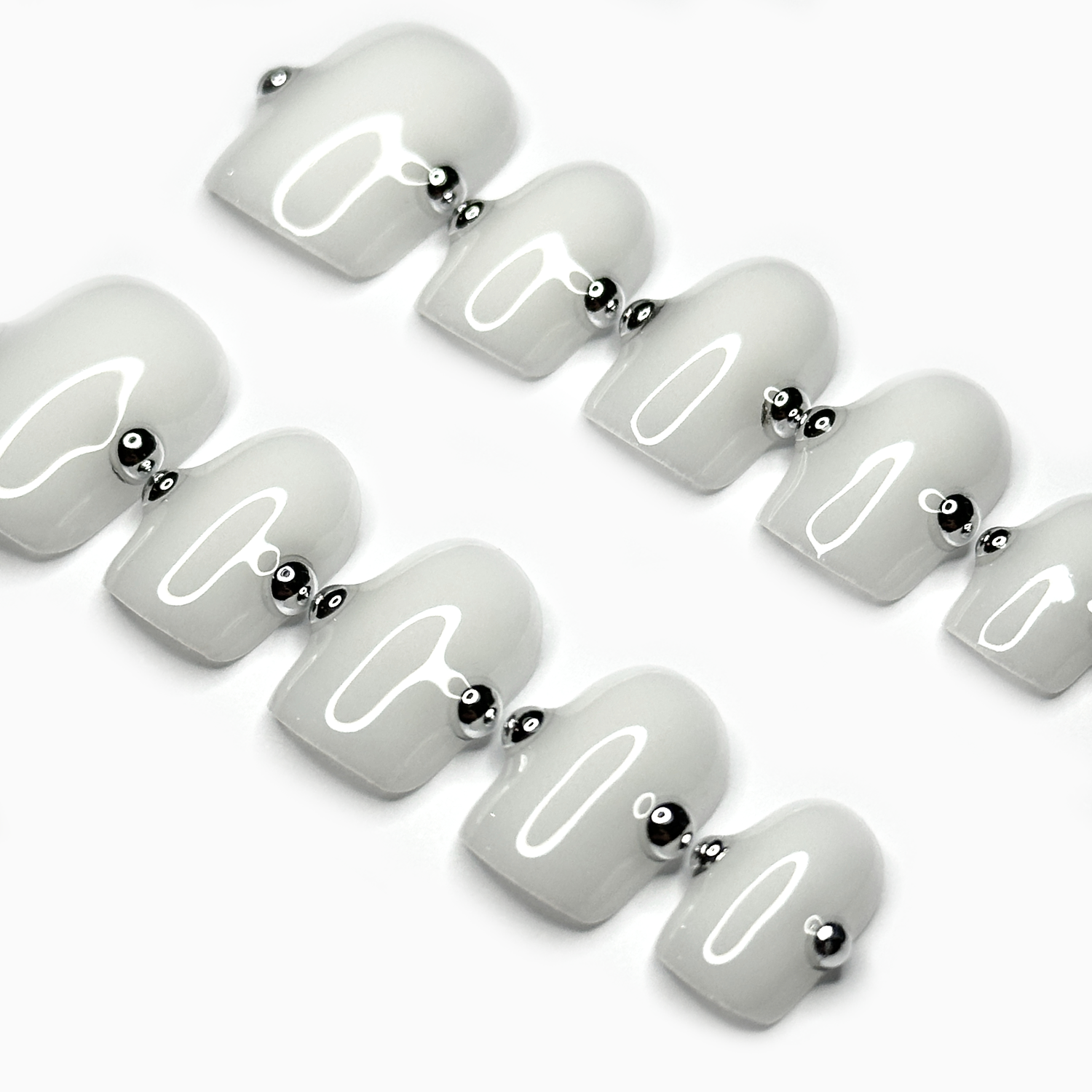 MILKY LABRET Micro Square