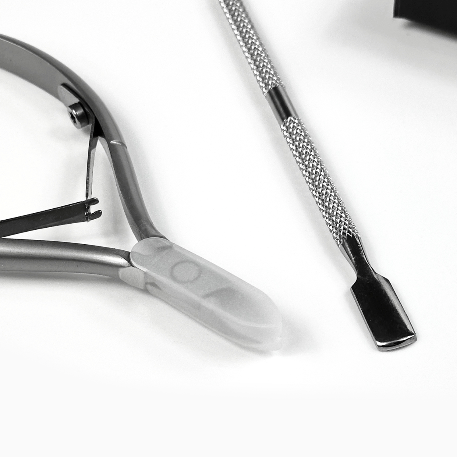 Cążki i Pusher – Perfect Manicure Toolkit