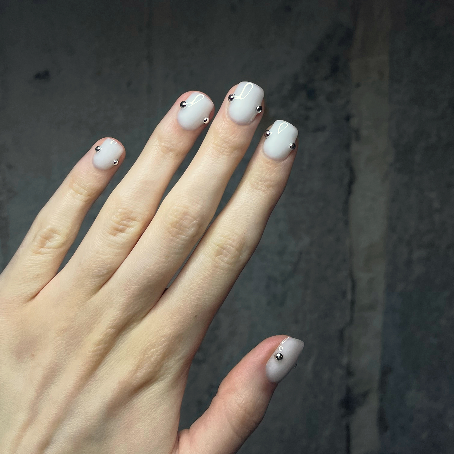 MILKY LABRET Micro Square